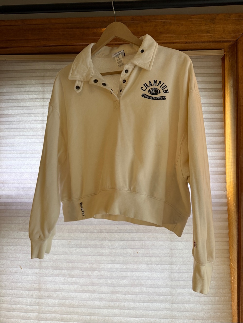 Champion Women's Cream Pullover Sweatshirt M 0208